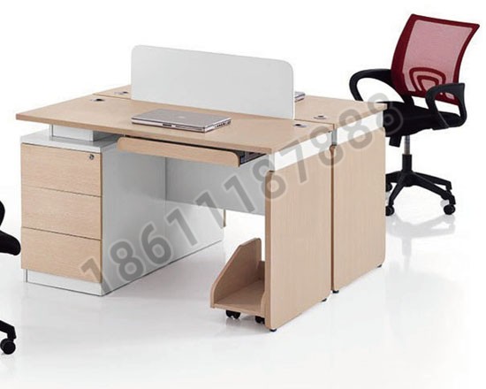 點(diǎn)擊查看商品:木制辦公桌